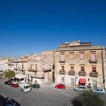 Experience Il Paesino Hotel Licodia Eubea Exterior photo