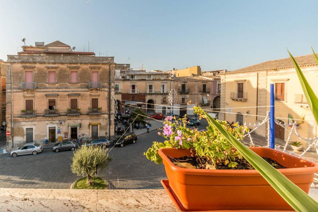 Experience Il Paesino Hotel Licodia Eubea Exterior photo